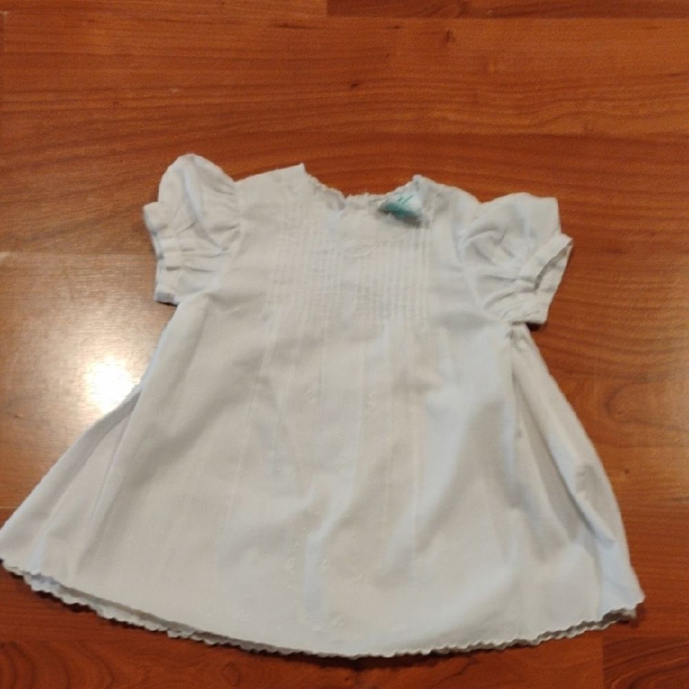 White Casual Sleeveless Dress Vintage with Ruffled Neckline